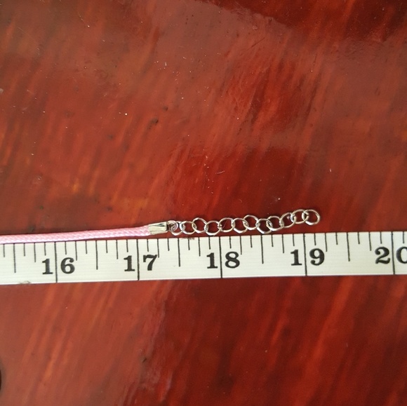 NWOT 17" cord with pink stone heart - Picture 4 of 4